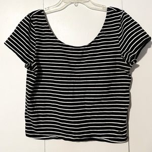 American Eagle Crop Top. Size large